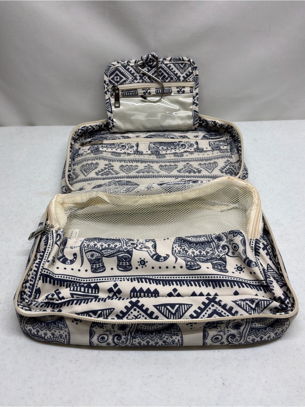 Narwey Blue and White NWT Travel Toiletry Hanging Bag Elephant Pattern 8 X 10